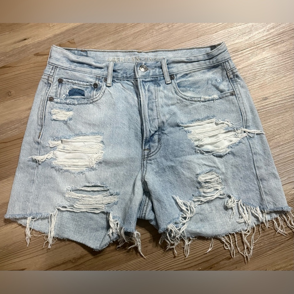 **FINAL PRICE** American Eagle '90s Boyfriend Denim Shorts size 2